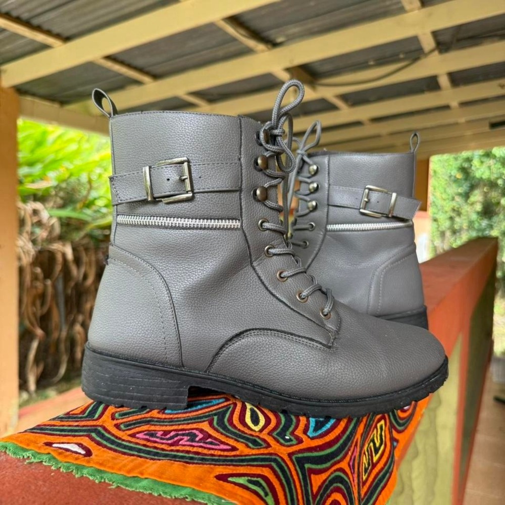 Mudd Combat Boots Gray Lace Up Side Zip Buckle Womens‎ Size 8.5 READ